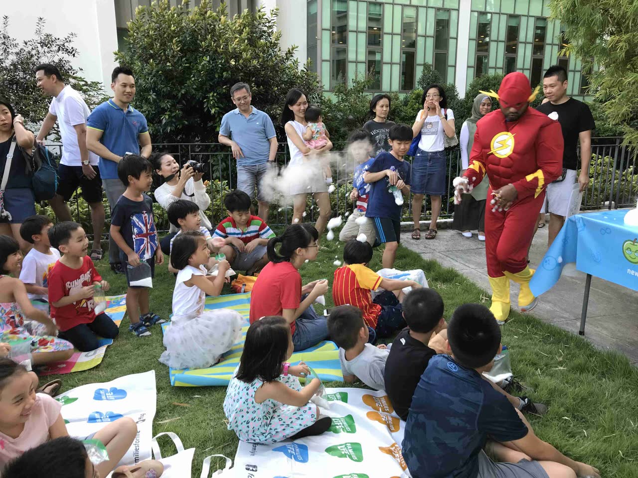 Children at a Newtonshow cartoon birthday party in Hong Kong (1)
