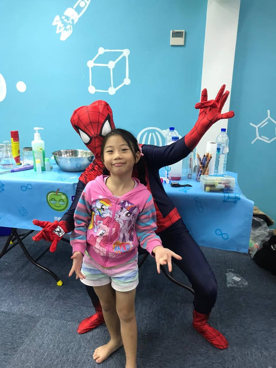 Children at a Newtonshow cartoon birthday party in Hong Kong (6)