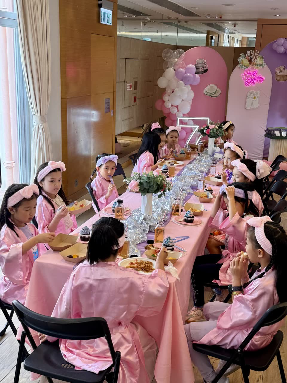 Children at the party table making beauty products at a Newtonshow spa birthday party